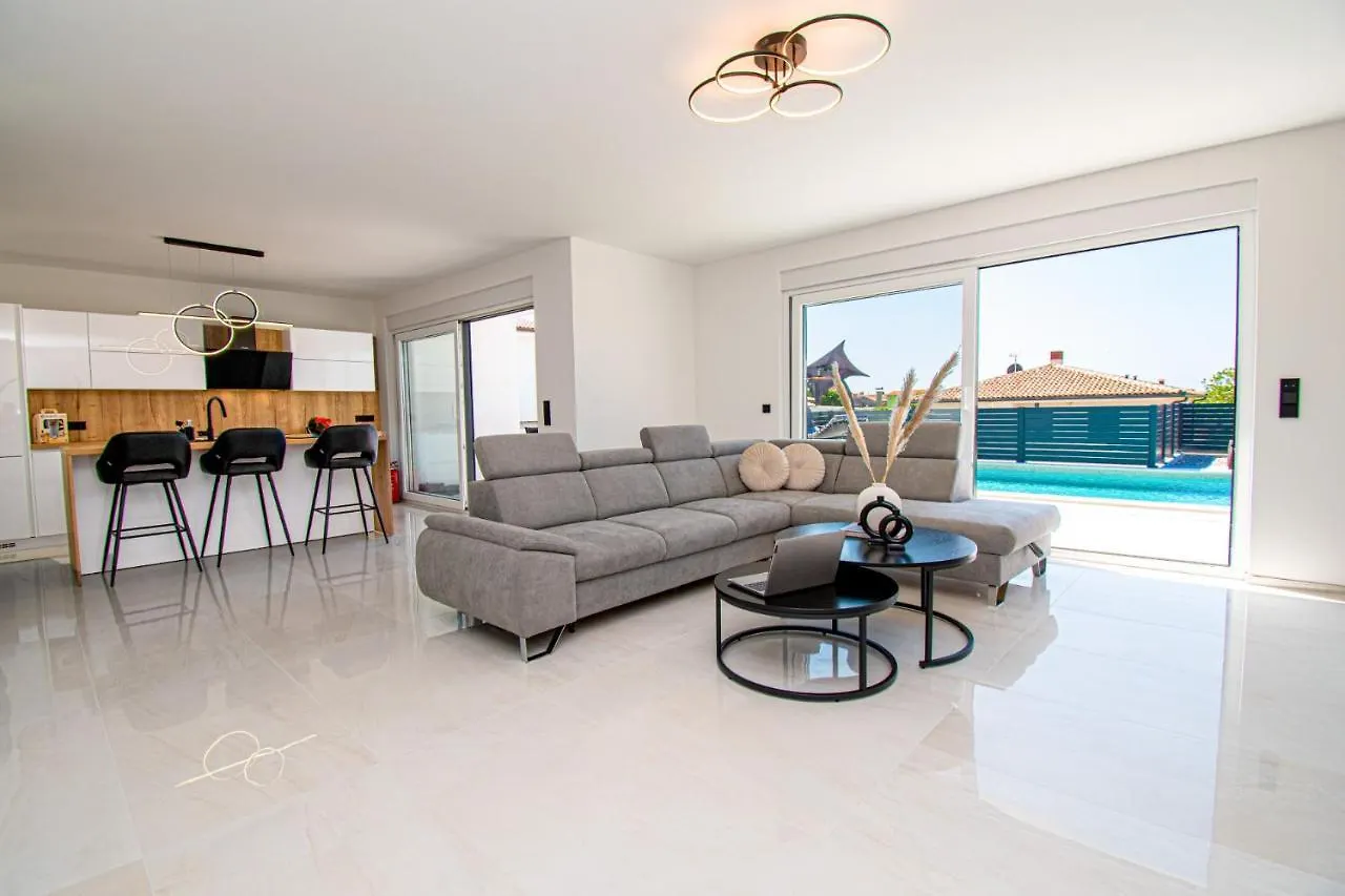 Villa Mina With A Private Pool In بولا كرواتيا